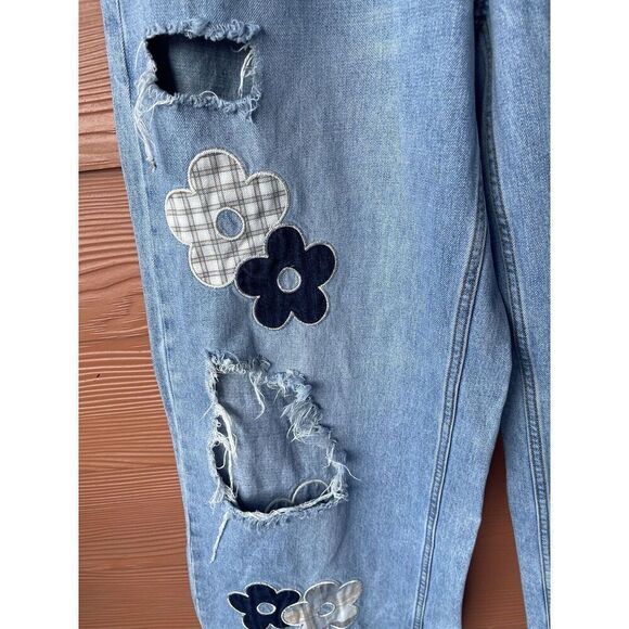 BDG UO Skater Baggy Jean Daisy Patch Wide Leg Mid Rise- Light Blue Size 32 - Picture 5 of 13